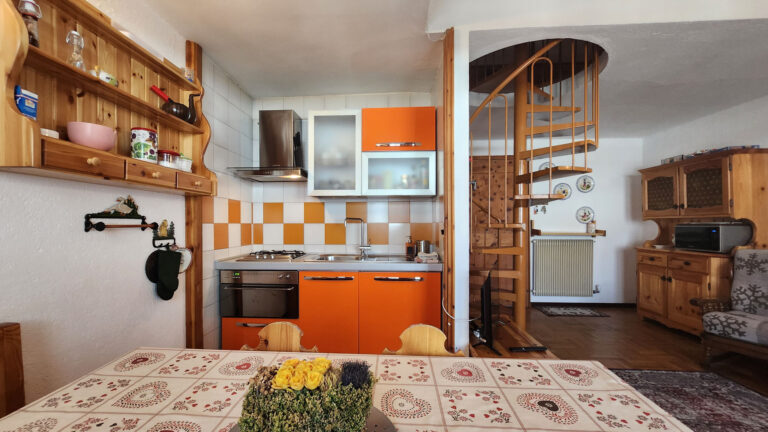 La cucina con sala da pranzo