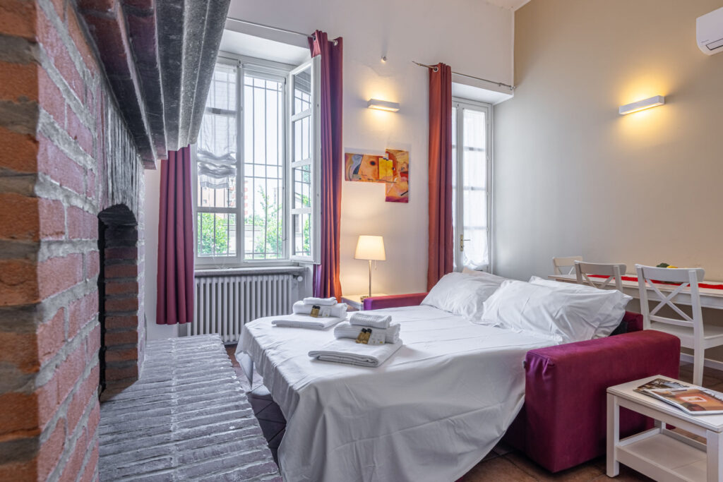 Suites Mansion Camino - casa vacanze a Rozzano