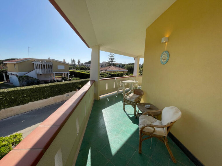 Il balcone che abbraccia la casa